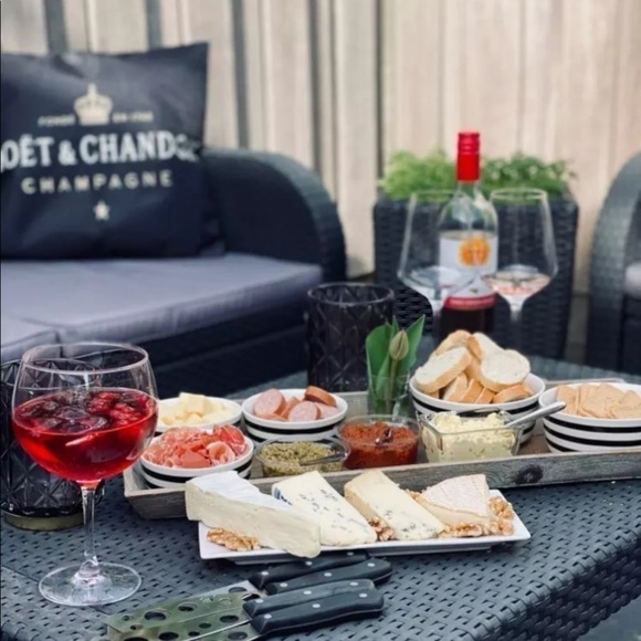 Moet & CHANDON 16” PILLOWCASE SET OF 2 - Picture 2 of 12